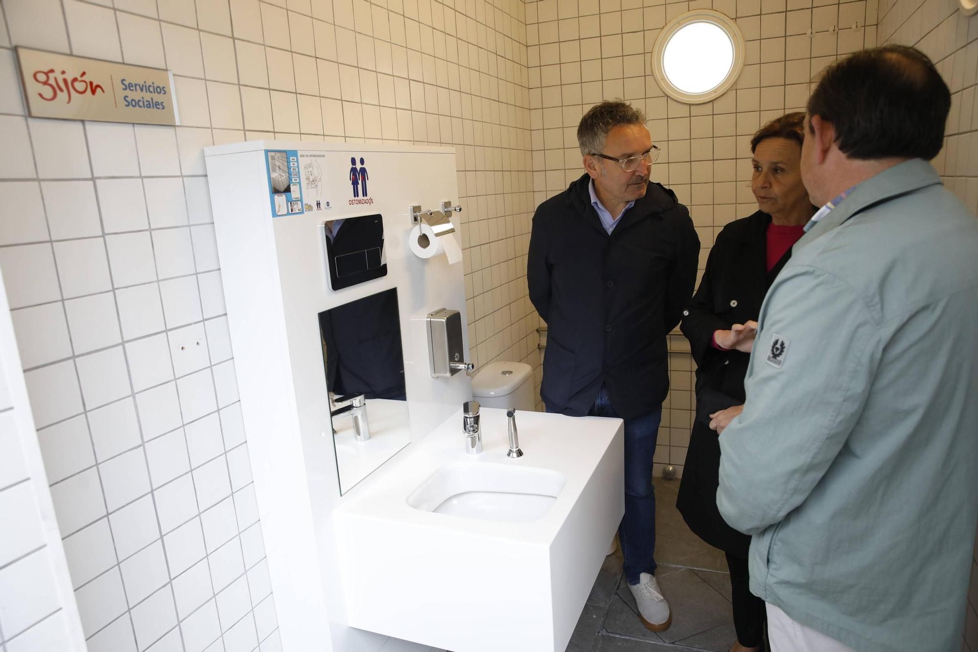 Así son los nuevos baños para personas ostomizadas en Gijón (en imágenes)