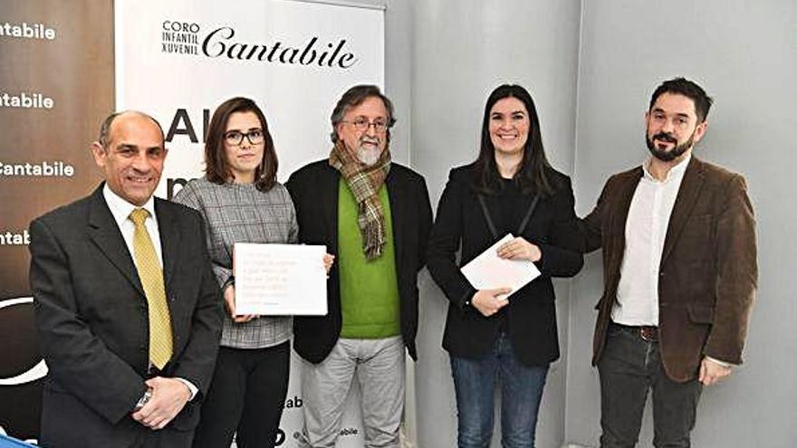 Jesús Celemín, Lucía Cernadas, Xurxo Couto, Dores Tembrás y Fernando Buíde, ayer.