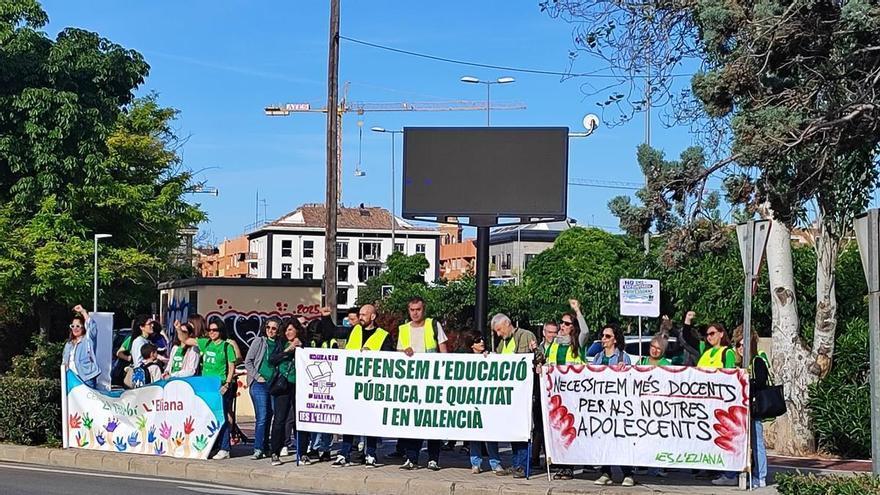 tiva en el Camp de Túria continúa ante la falta de acuerdos con la Conselleria de Educación