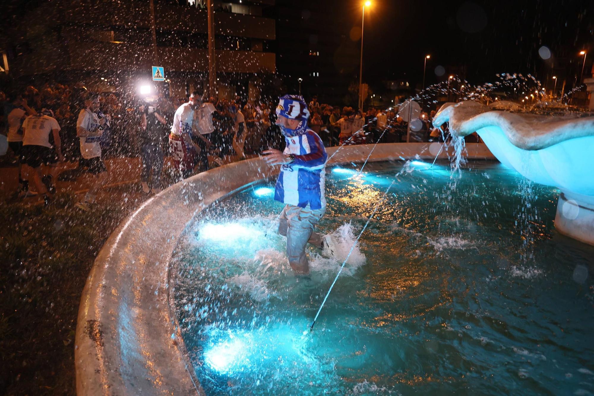 EN IMÁGENES: Locura en las calles de Avilés por el ascenso