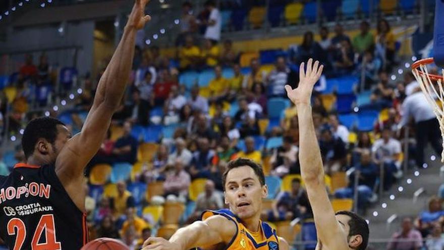 Kyle Kuric llega a Málaga en plena forma, como MVP de la Jornada 1 de la Eurocup: 25 puntos, 4 rebotes, un robo y una asistencia.