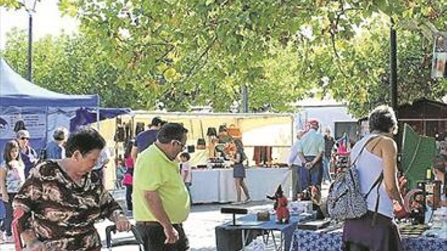 La primera edición de la Feria Raiana de La Codosera atrae a 5.000 personas