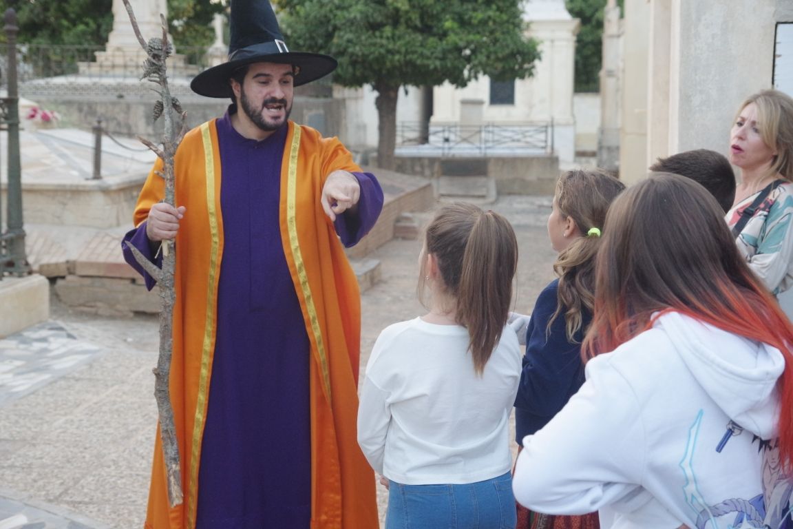 Noche en Blanco: los cuatro elementos en el Cementerio de San Miguel