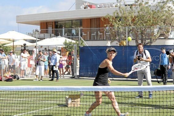 Santa Ponça als internationaler Tennis-Schauplatz: Die Starterliste ist mit Namen wie Muguruza, Ana Ivanovic, Sabine Lisicki oder auch Jelena Jankovic prominent besetzt.