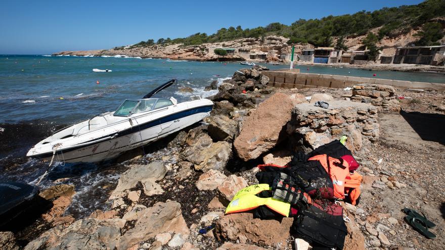 Así han quedado los barcos de una cala de Ibiza por el fuerte viento