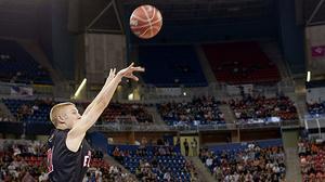 Josh Ruggles, un nord-americà de 16 anys, guanya el concurs de triples de la Lliga Endesa al superar tots els seus rivals.