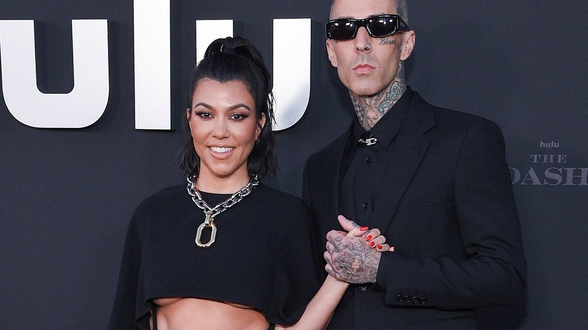 Kourtney Kardashian junto a Travis Barker