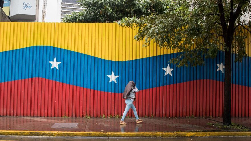 Colapsan vías y hay ríos desbordados por las intensas lluvias en Venezuela.