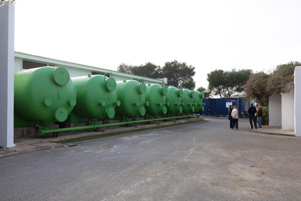 La desaladora de Sant Antoni, una de las tres que abastecen de agua a la isla