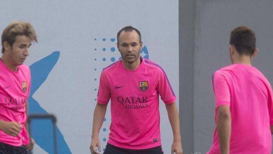 Iniesta: &quot;Tenemos ilusión de volver a disfrutar como equipo&quot;