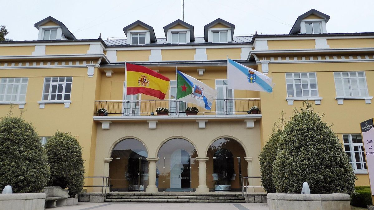 Fachada de la Casa Consistorial de Oleiros.