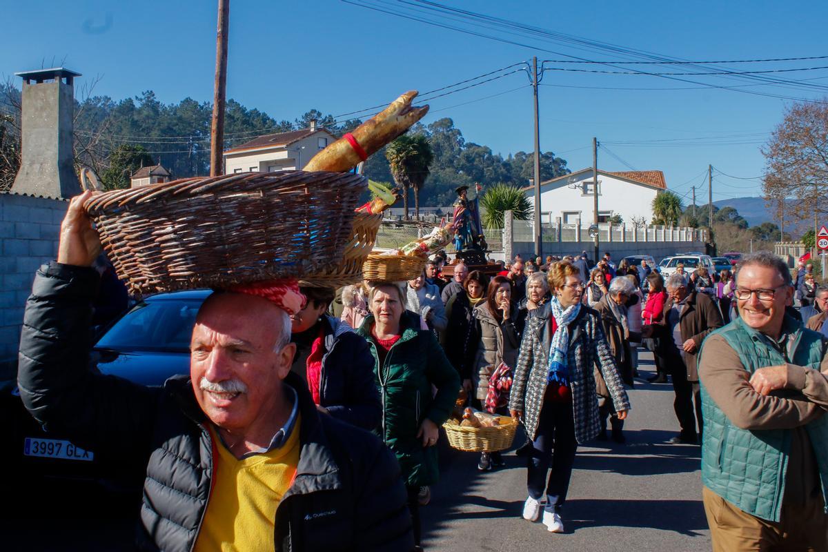 Un hombre que quiso sumarse al traslado de los lacones.