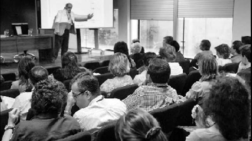 Expertos de

 todo el mundo en plásticos biodegradables se reúnen estos días en el Campus junto a empresarios interesados