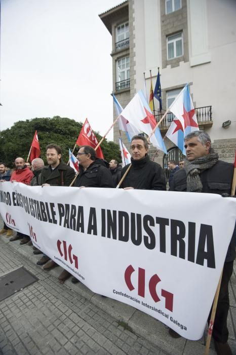 Protesta contra la puja de las primas eléctricas.