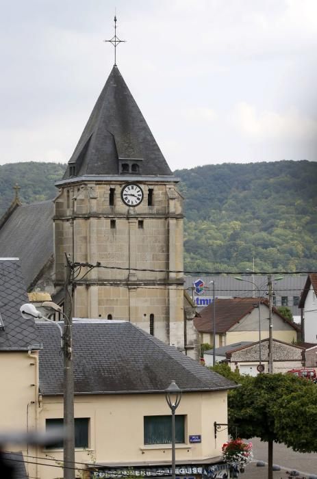 Un cura degollado por yihadistas en Francia