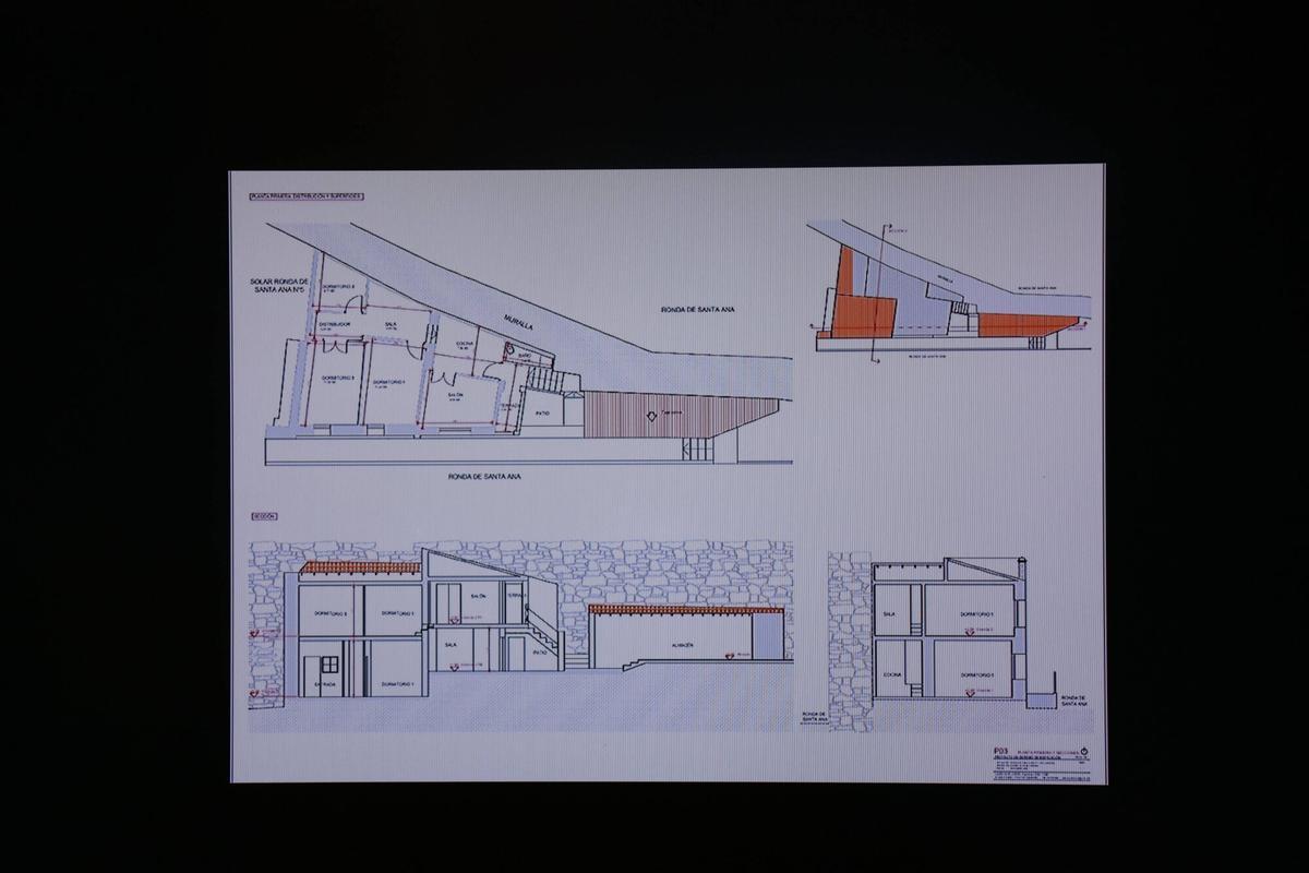 El concejal de Obras, Movilidad, Infraestructura y Participación Ciudadana, Pablo Novo, informa sobre actuaciones de liberación de la Muralla en San Martín y Santa Ana