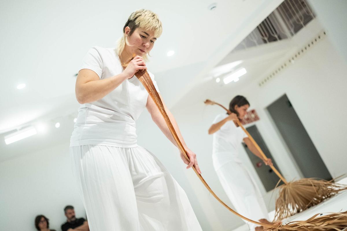 Presentación de la performance 'A ras de suelo'