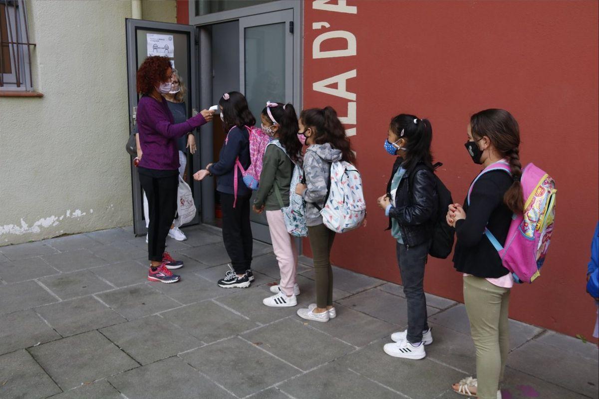 Catalunya estudia fer tests massius als professors a les escoles a la tornada de Nadal