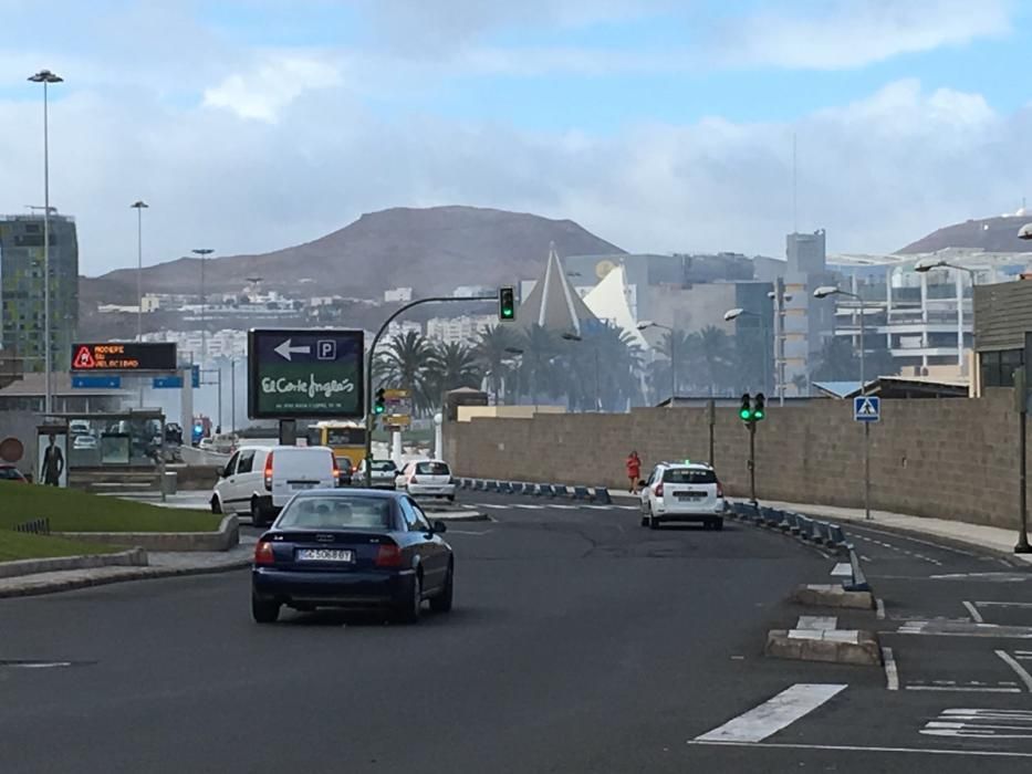 Incendio de una guagua en la Autovía