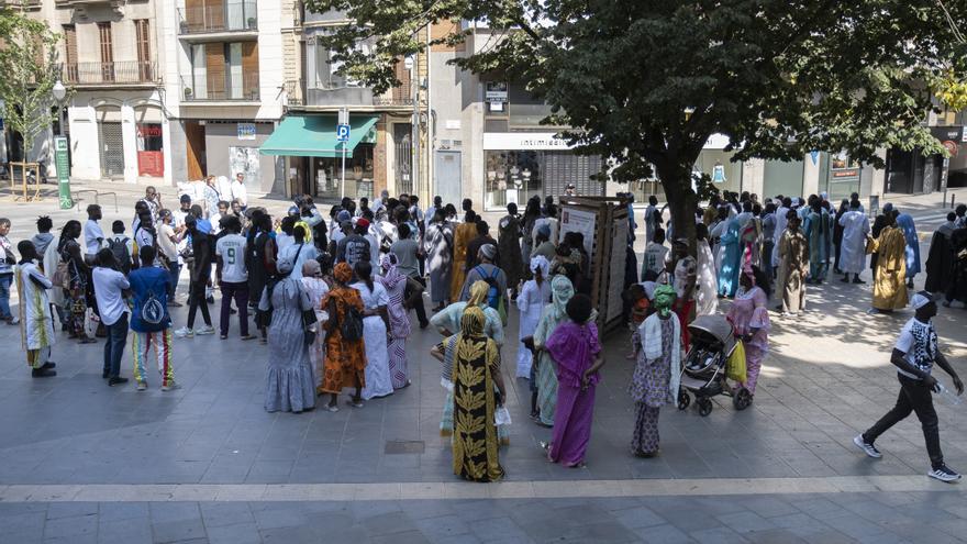 Totes les imatges de la festa pels carrers dels Touba