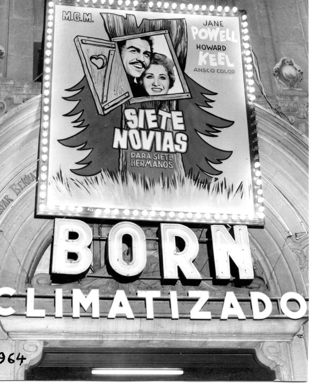 Sala Born en 1964, ya con aire acondicionado