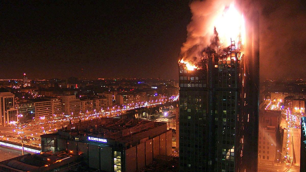 El incendio que fulminó el edificio Windsor y otros derrumbes que dejaron Madrid en alerta: explosiones inesperadas, errores humanos y grietas abruptas