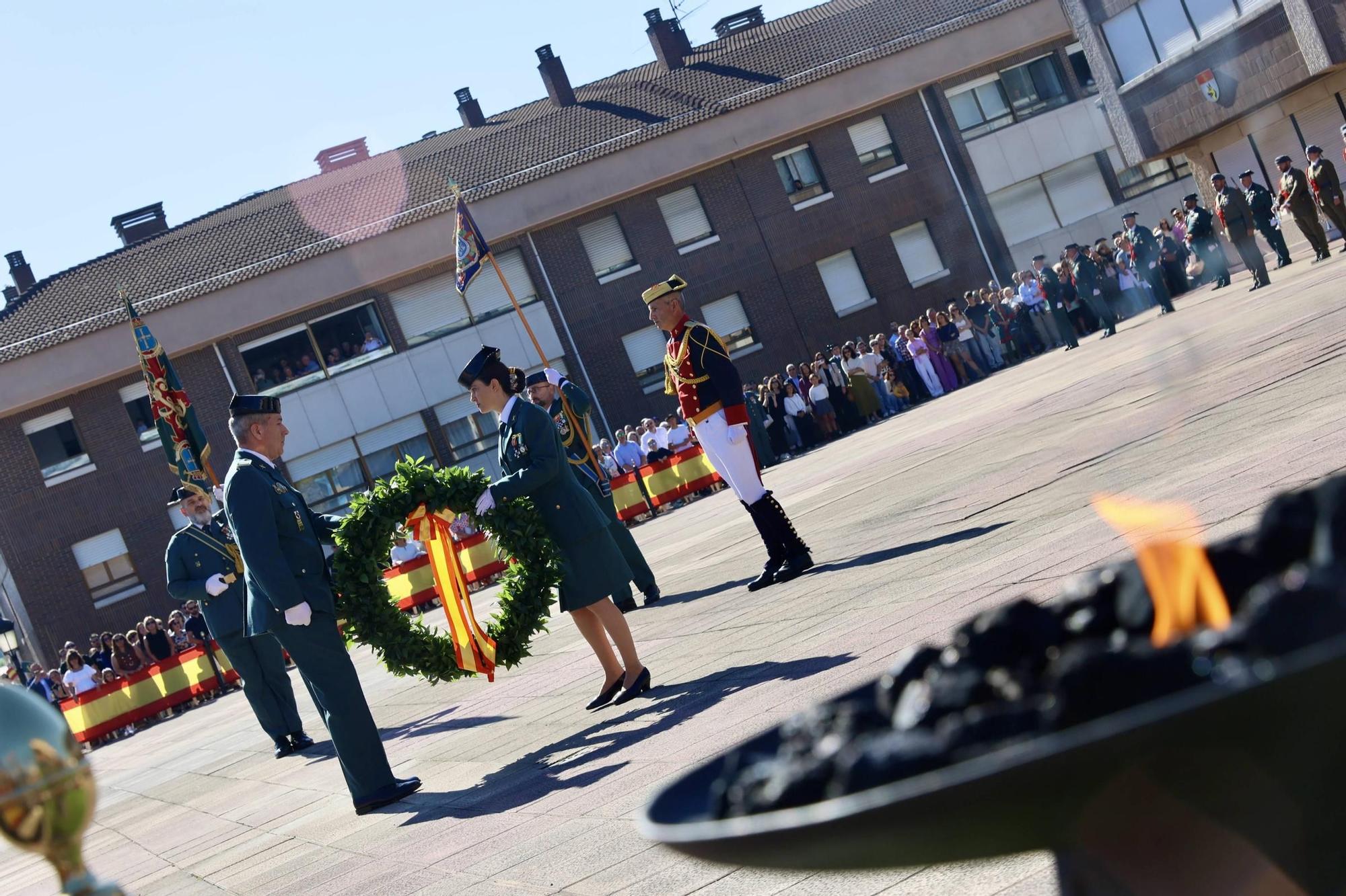 EN IMÁGENES: Desfile de la Guardia Civil en Oviedo por el día de la Hispanidad