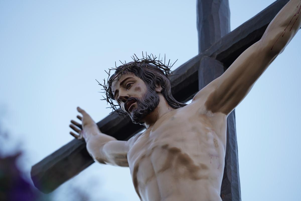 La salida del Cristo de las Lágrimas, en imágenes