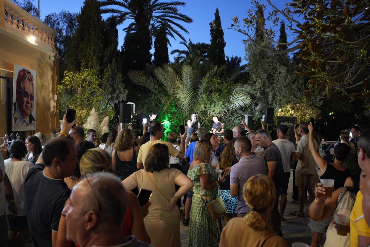 Uno de los conciertos en los Jardines de Abril de Sant Joan