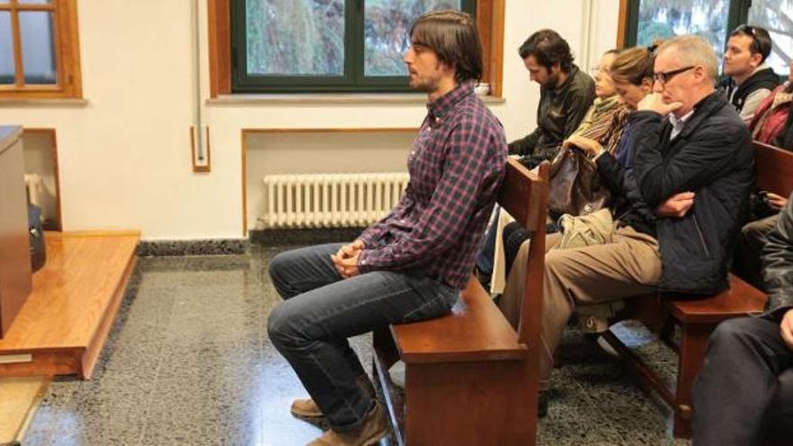 El conductor acusado, Antonio Quintela Prado, en la segunda y última sesión del juicio celebrada ayer en Ourense.  // Jesús Regal