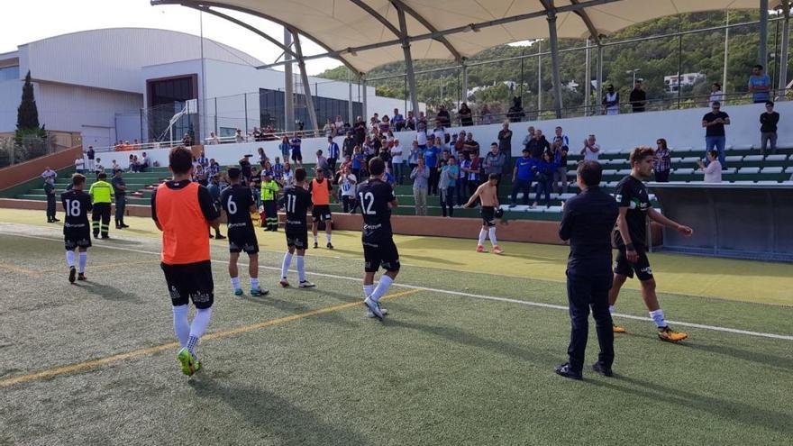 Un atascado Atlético Baleares pierde en casa de la Peña Deportiva