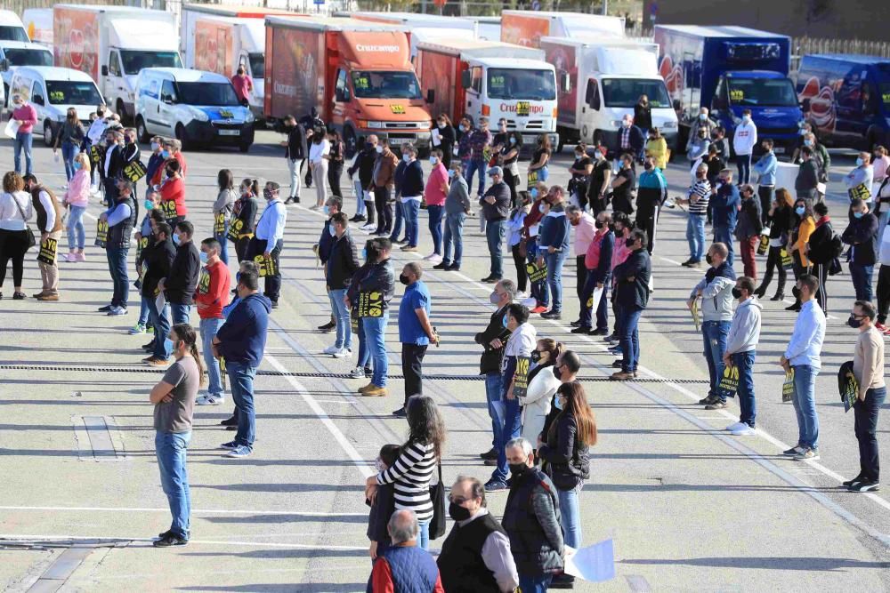 Hosteleros colapsan el centro de Lorca reclamando la apertura de sus negocios