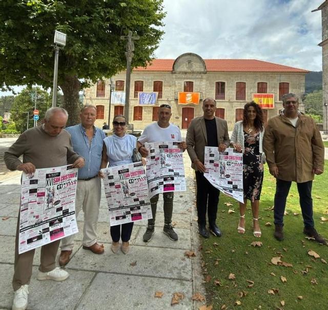La asociación San Cristobal junto al alcalde Ángel Moldes