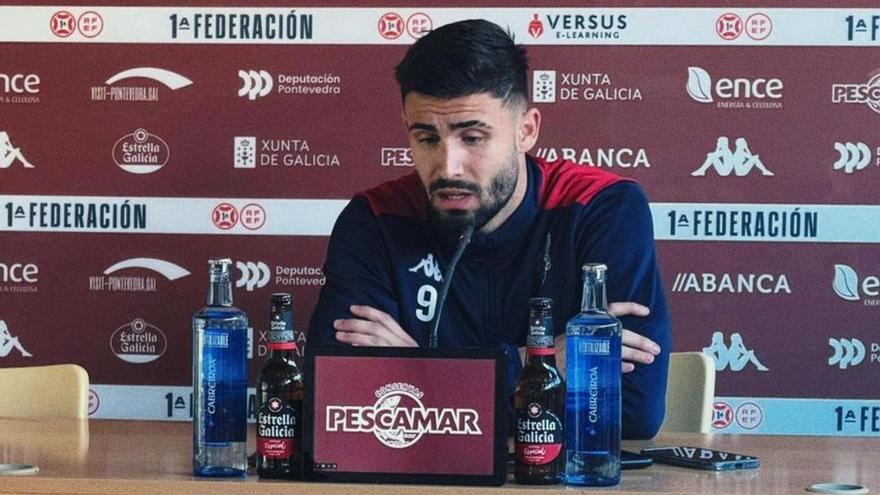 Dani Selma, durante la rueda de prensa. |  Pontevedra CF