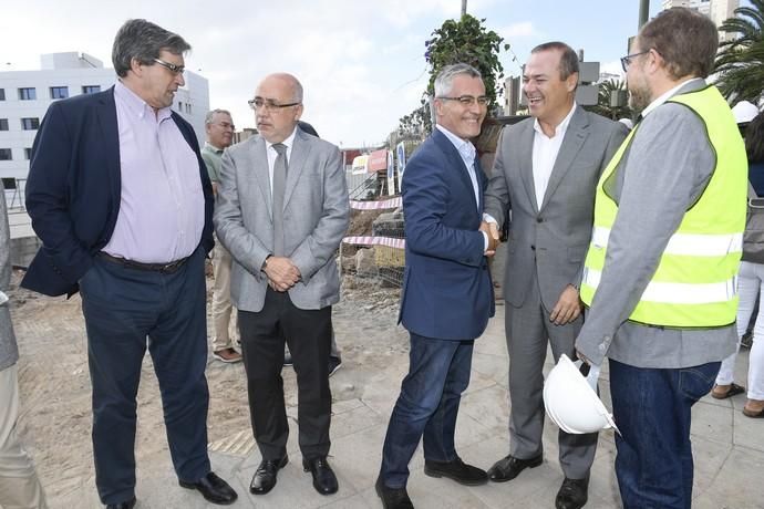 25-09-19 LAS PALMAS DE GRAN CANARIA. AVENIDA BLAS CABRERA FELIPE. LAS PALMAS DE GRAN CANARIA. METROGUAGUA. MetroGuagua en Blas Cabrera Felipe. El alcalde y concejales de la Corporación, realizan un recorrido por el tramo de MetroGuagua del Paseo Blas Cabrera Felipe. Fotos: Juan Castro.  | 25/09/2019 | Fotógrafo: Juan Carlos Castro