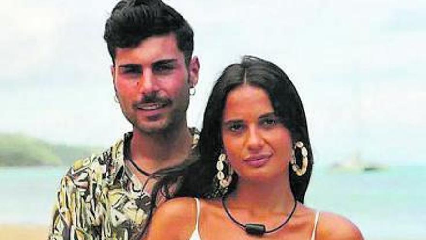 Hugo, gallego de 27 años, y Lara, de 24. Él estuvo en ‘GH15’.