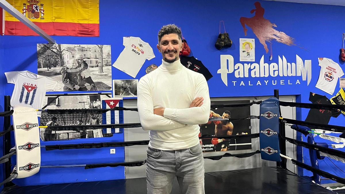 Yousef Meziane Yaala, en el gimnasio. Es  entrenador de ‘kick boxing’ y defiende la importancia del deporte.