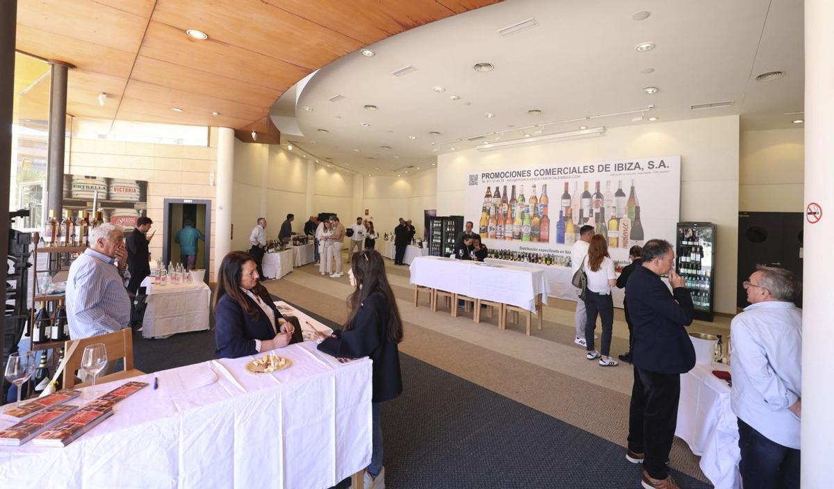 La primera edición de ‘Anem de Vins’, organizada por Promociones Comerciales de Ibiza, estaba dirigida a profesionales de Horeca.