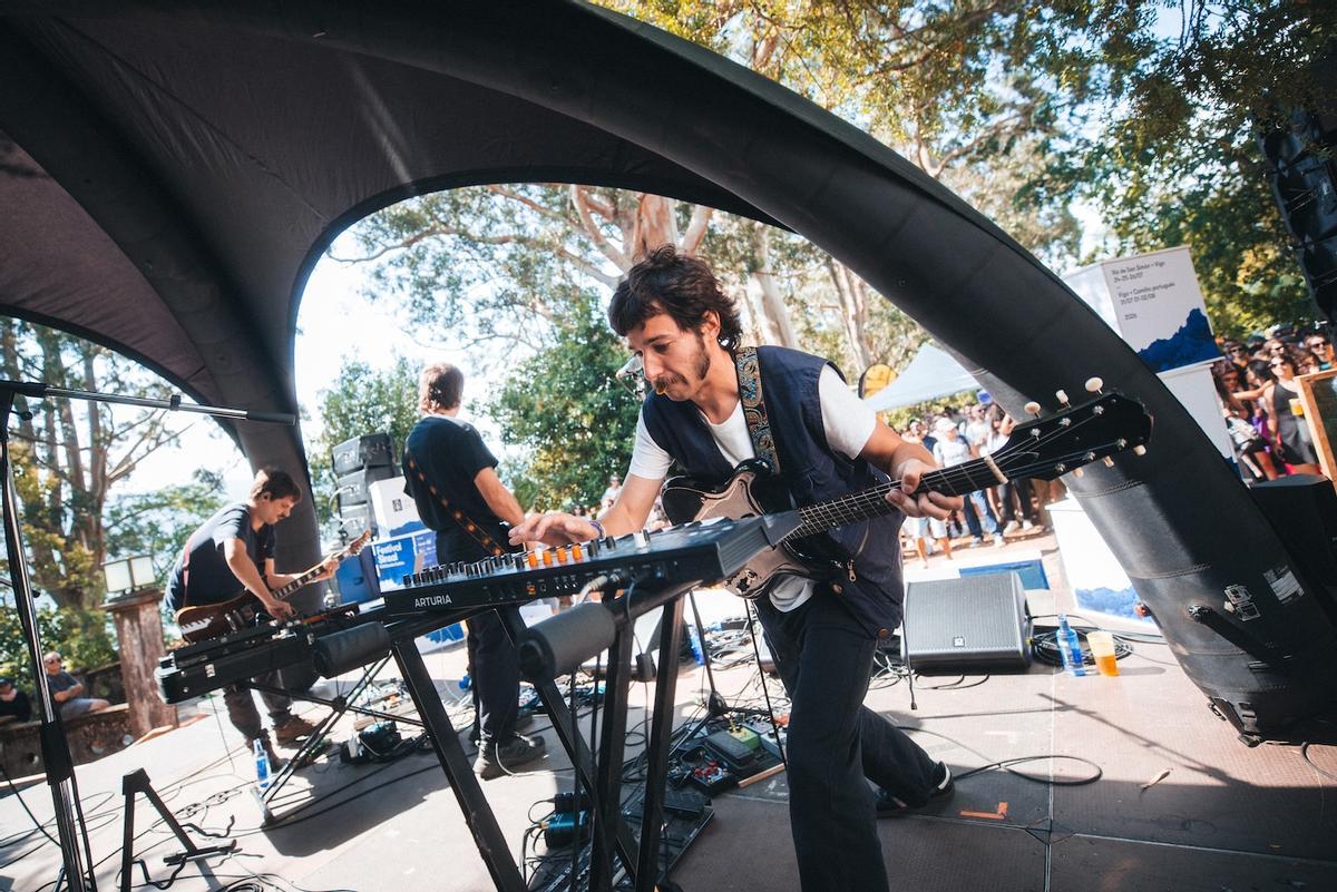 Actuación no primeiro día do Festival Sinsal en San Simón.