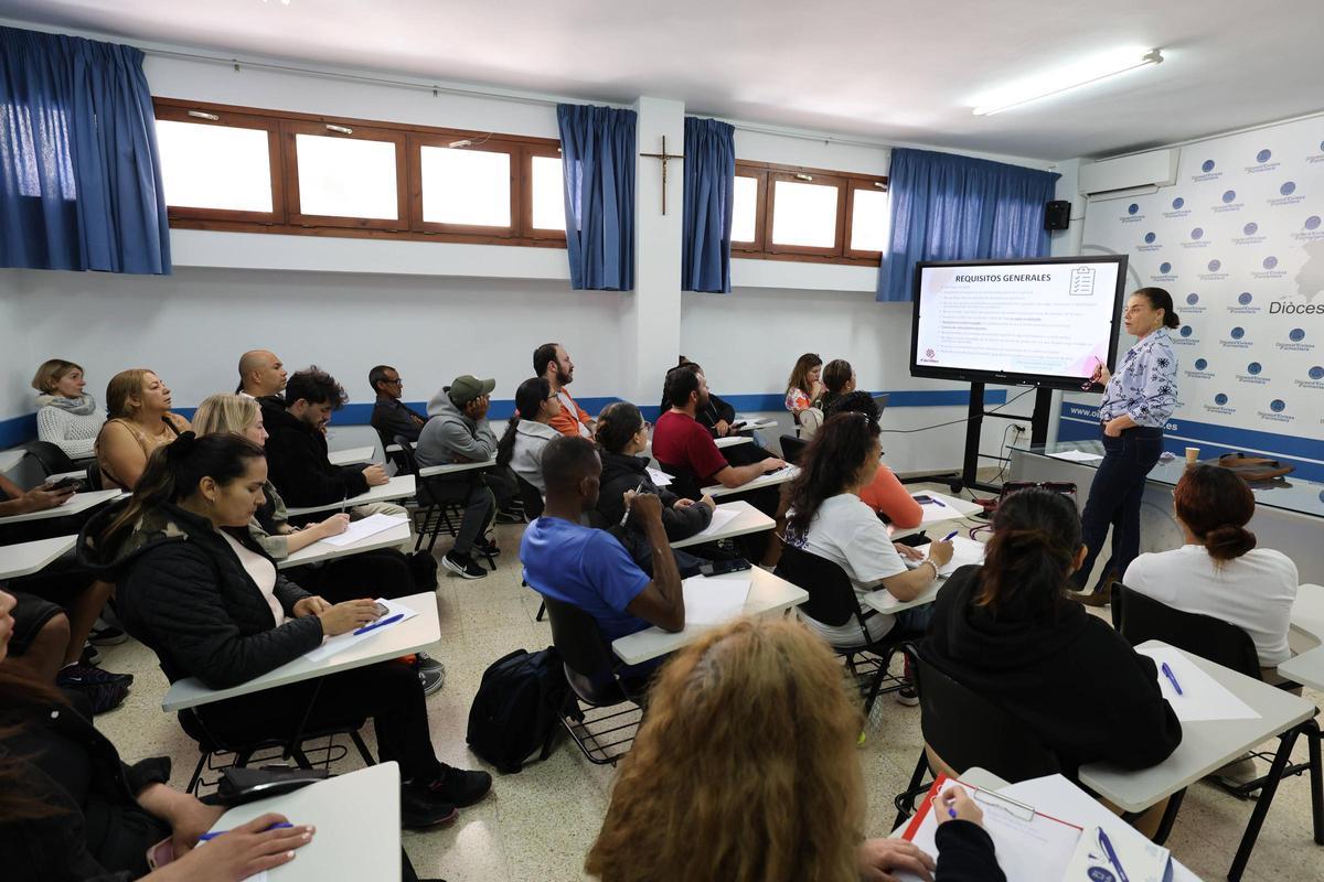 Información sobre la regularización extraordinaria en el Obispado de Ibiza.