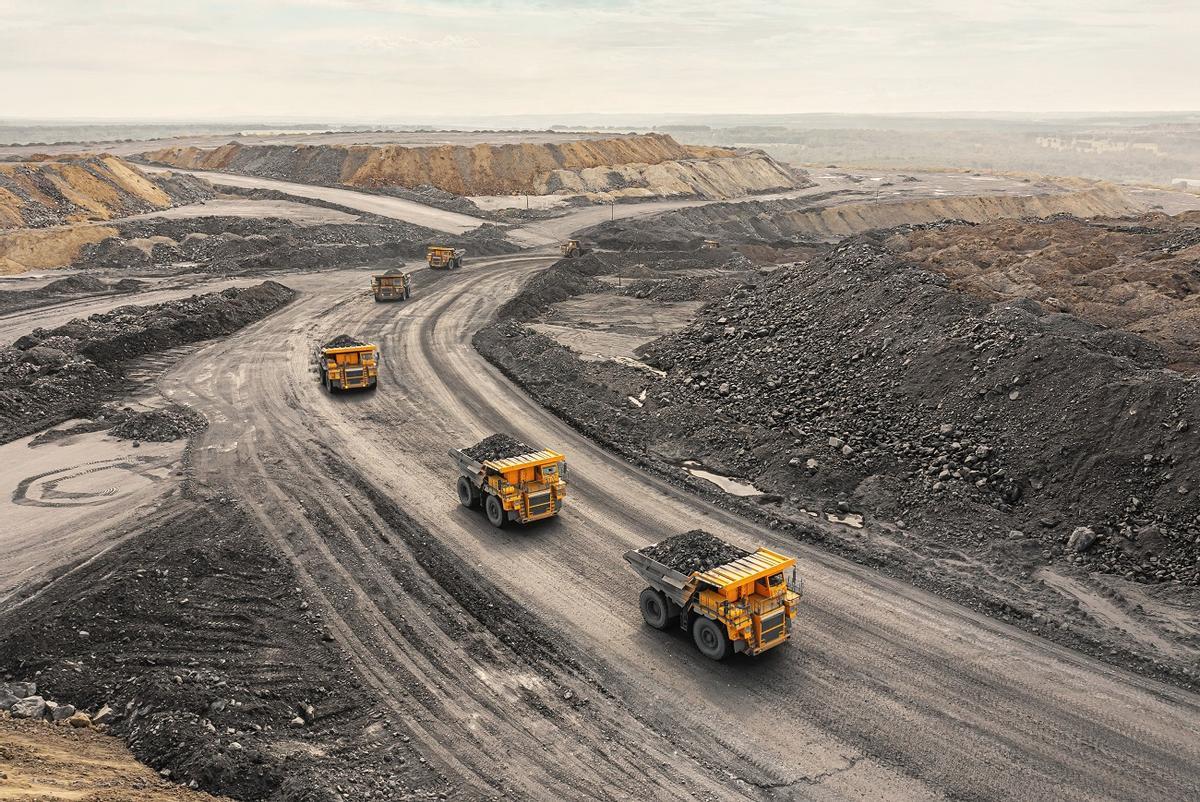 Extracción de mineral en una mina a cielo abierto