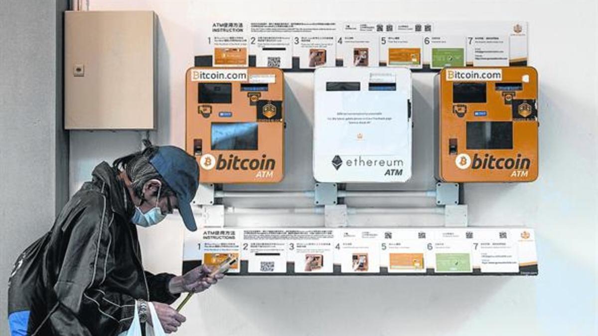 Cajeros automáticos 8Terminales de Bitcoin ATM y Ethereum ATM en Hong Kong, a mediados de diciembre.