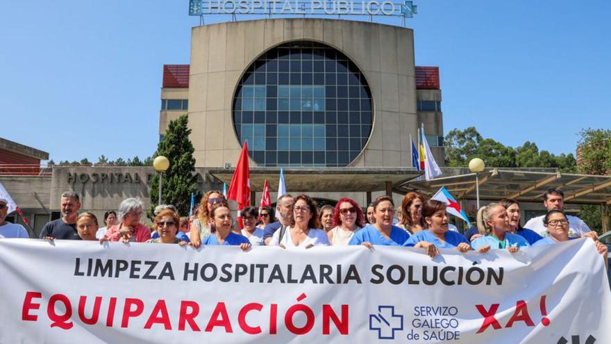 Protesta del personal de limpieza, en junio pasado. | |