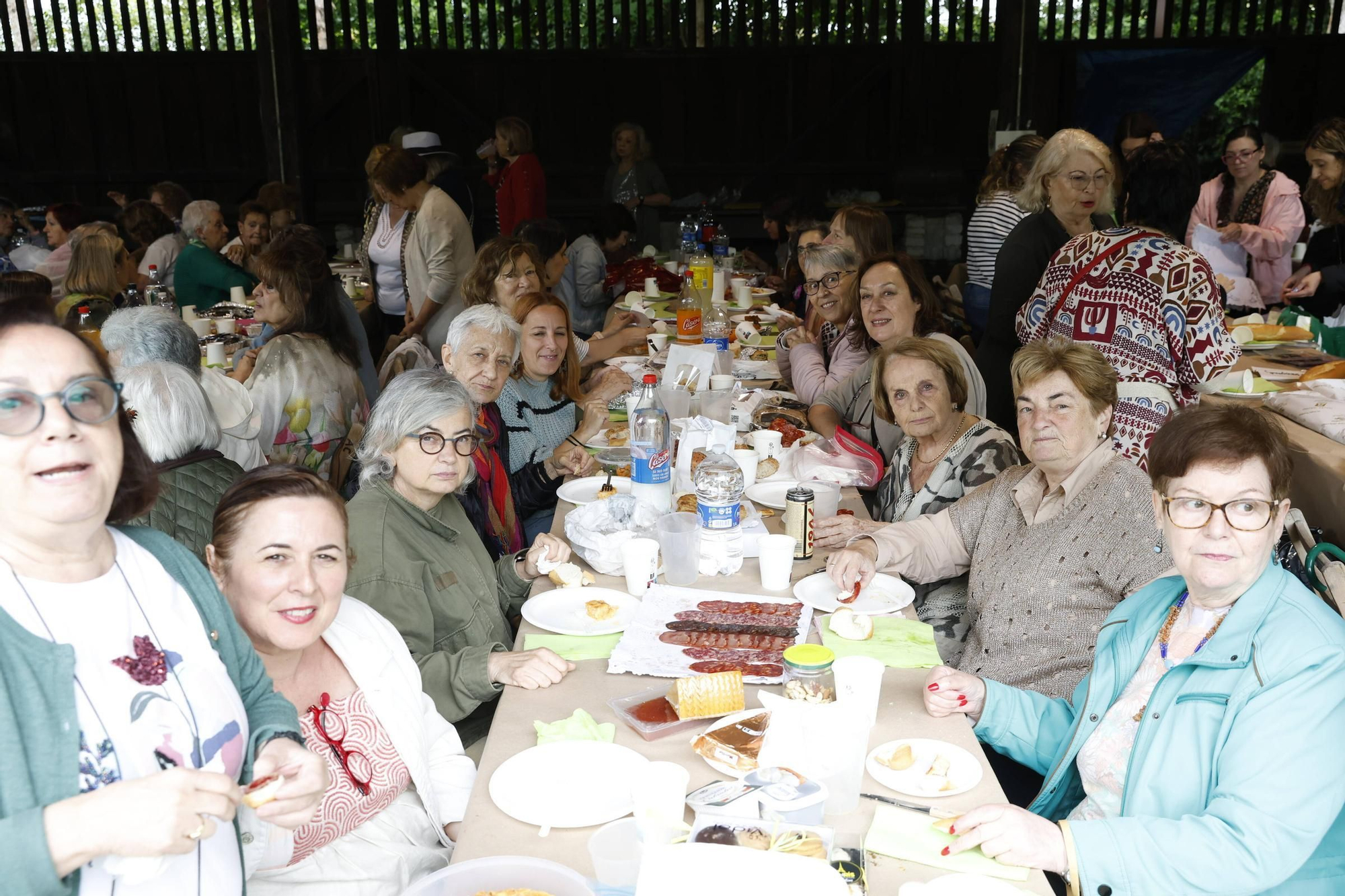 Así fue la fiesta "Femenino y Plural" en Gijón con 600 mujeres en el Muséu del Pueblu d'Asturies (en imágenes)