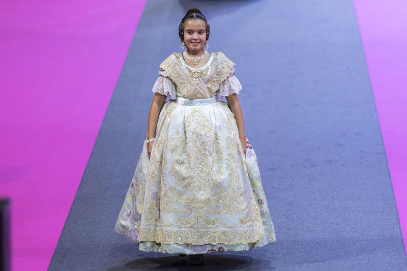 Así han desfilado las 73 falleras infantiles