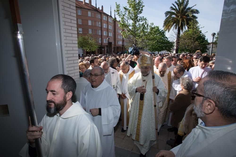 Inauguración de la nueva parroquia de Santa Olaya