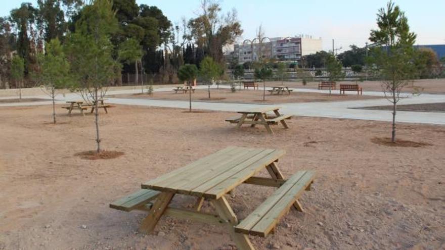 San Vicente culmina las obras de la nueva zona verde en el barrio de El Tubo