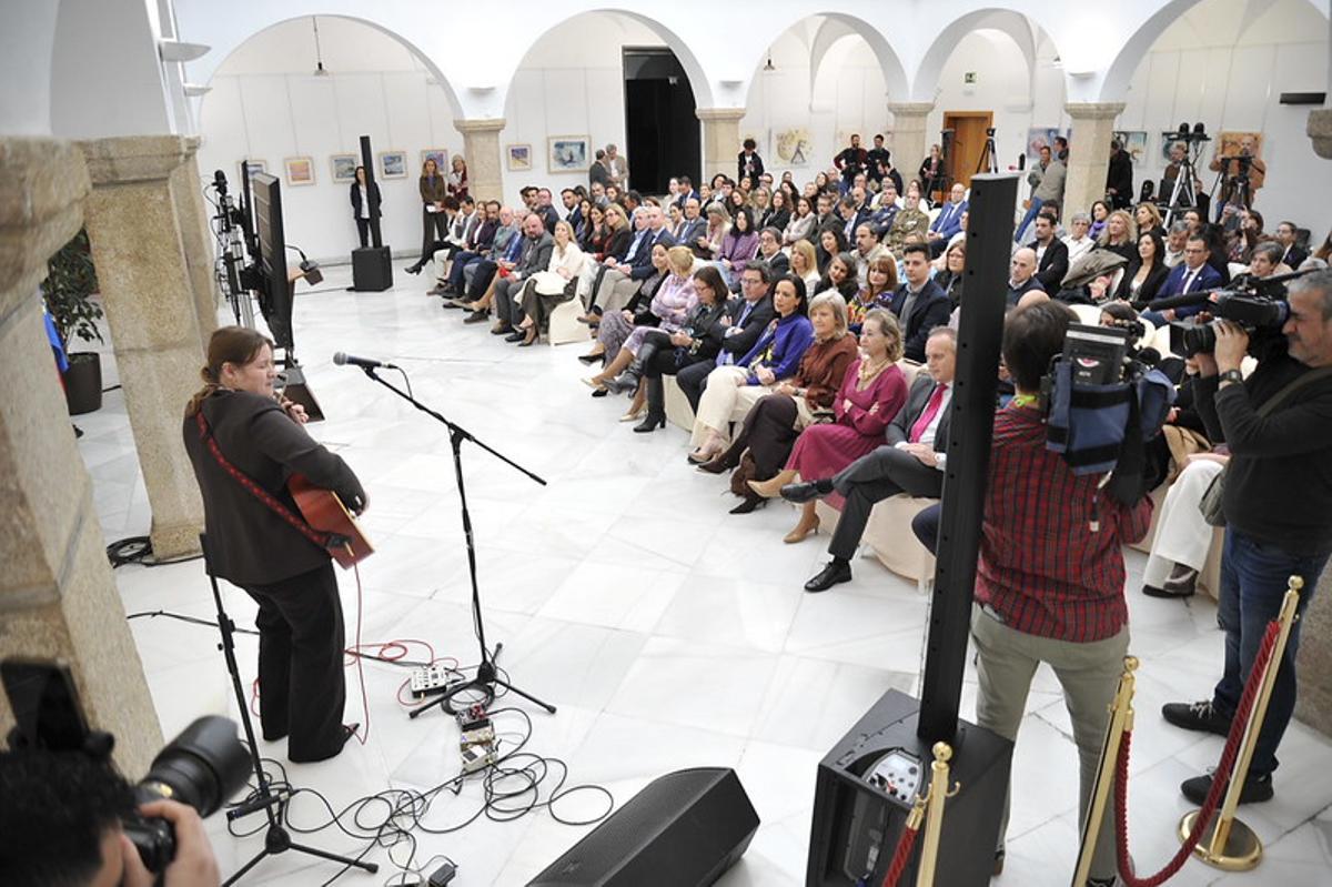 Galería | Acto institucional del Día de la Mujer en la Asamblea de Extremadura
