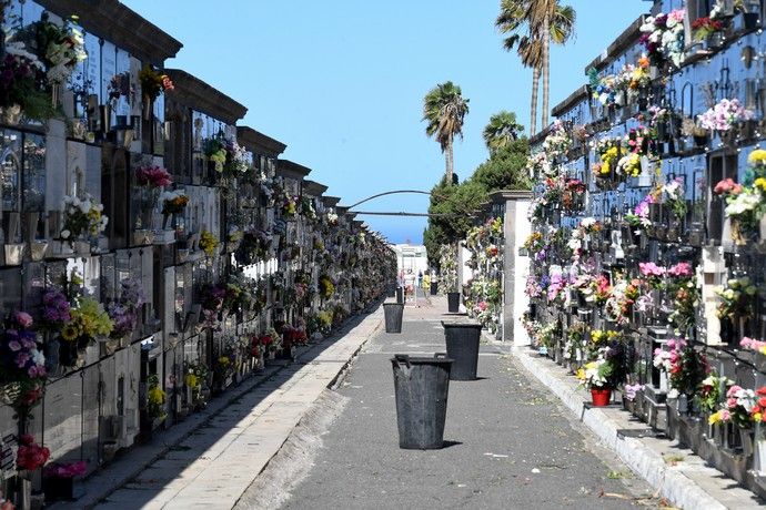 31 de octubre en el cementerio de San Lázaro