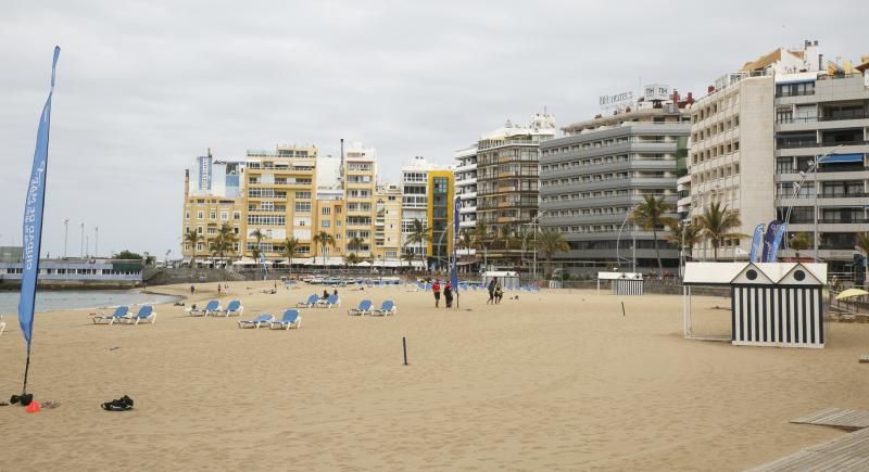 09.05.18 Las Palmas de Gran Canaria.  Reportaje sobre la opinión de los vecinos de las actividades lúdicas  y deportivas en la Playa de Las Canteras.  Foto Quique Curbelo  | 09/05/2018 | Fotógrafo: Quique Curbelo